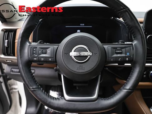 Used 2023 Nissan Pathfinder Platinum AWD/4WD image 10