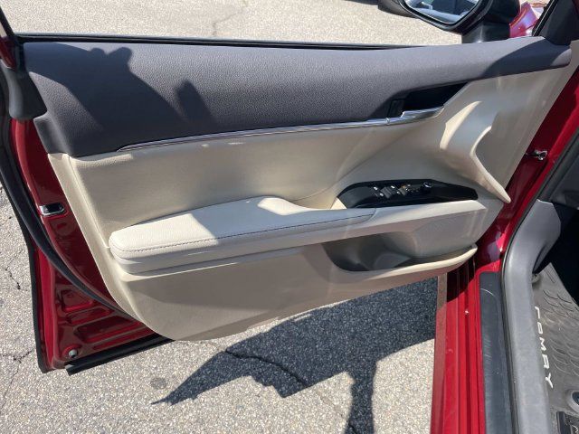 Used 2020 Toyota Camry XLE FWD image 20