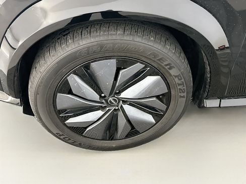 Used 2023 Nissan Ariya AWD image 11