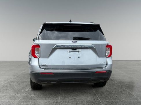 Used 2023 Ford Explorer XLT image 4