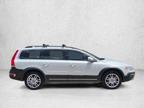 Used 2016 Volvo XC70 T5 Premier w/ Proximity Package AWD/4WD image 4