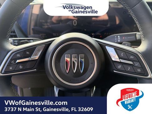 Used 2025 Buick Envision Avenir image 22