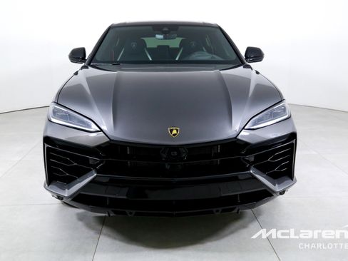 Used 2025 Lamborghini Urus SE image 4