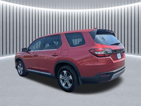 Certified 2025 Honda Pilot EX-L image 9