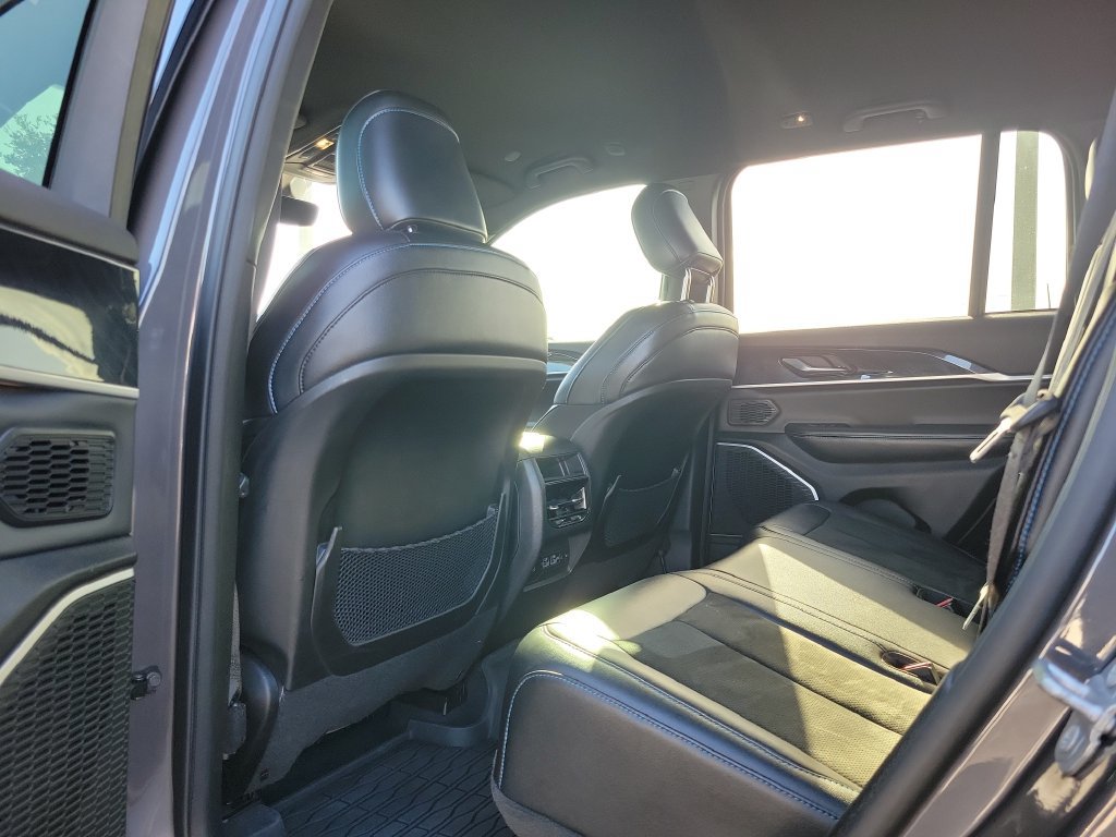Used 2022 Jeep Grand Cherokee Trailhawk AWD/4WD image 12