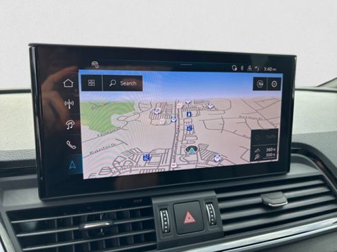 Used 2024 Audi Q5 e Premium Plus w/ Premium Plus Package image 16