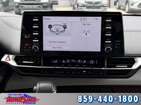 Used 2024 Toyota Sienna XLE FWD image 5
