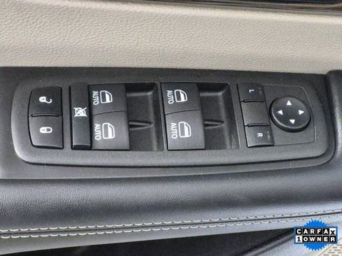 Used 2022 Chrysler Pacifica Limited image 14