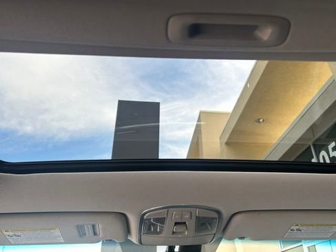 Used 2017 Hyundai Sonata Limited w/ Ultimate Package 04 image 12