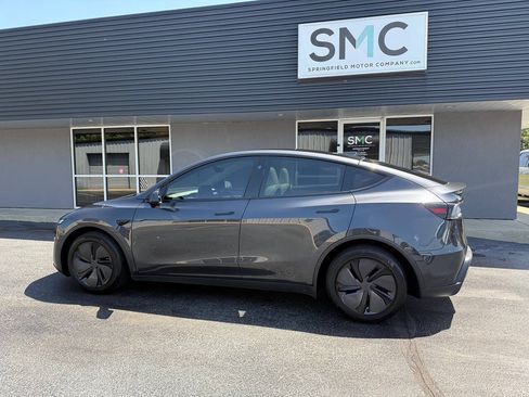 Used 2026 Tesla Model Y Long Range AWD/4WD image 10