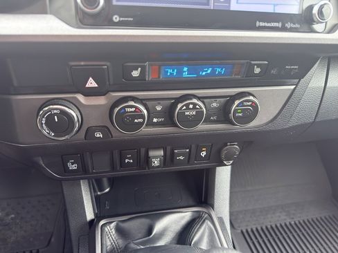 Used 2022 Toyota Tacoma TRD Off-Road w/ TRD Premium Off Road Package image 22