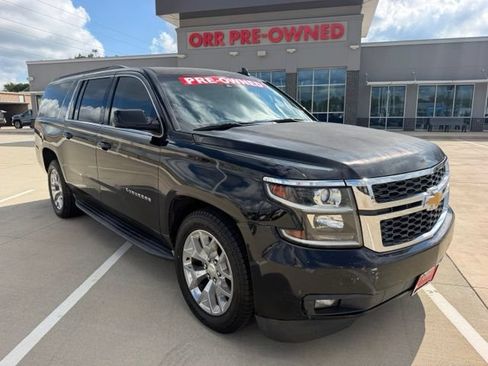 Used 2017 Chevrolet Suburban LT AWD/4WD image 3