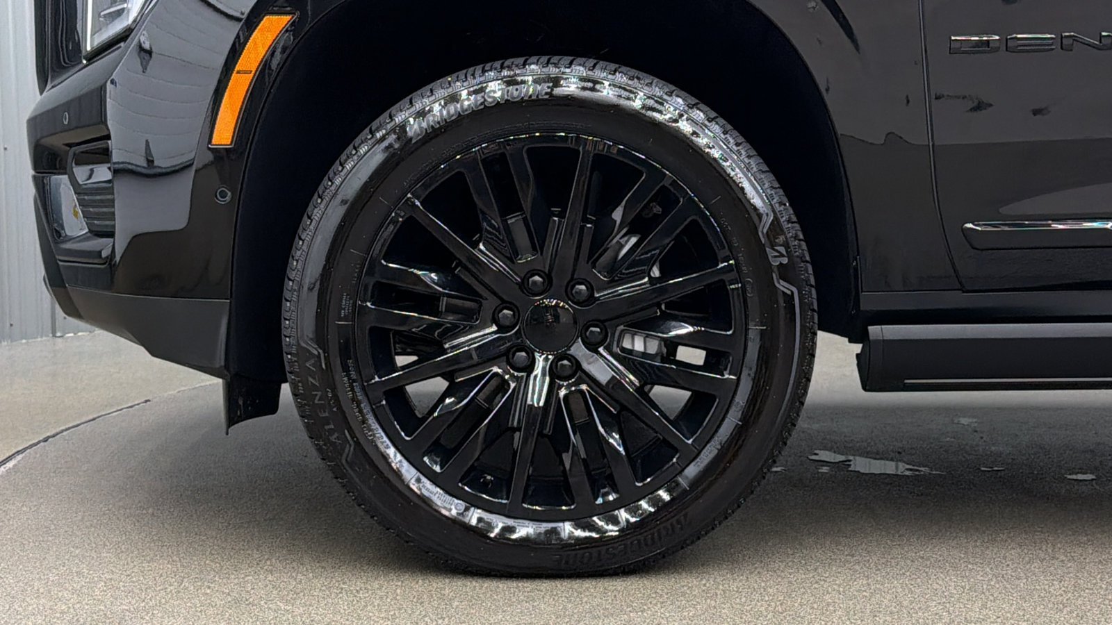 Used 2026 GMC Yukon XL Denali w/ Sun & Power Step Package AWD/4WD image 10
