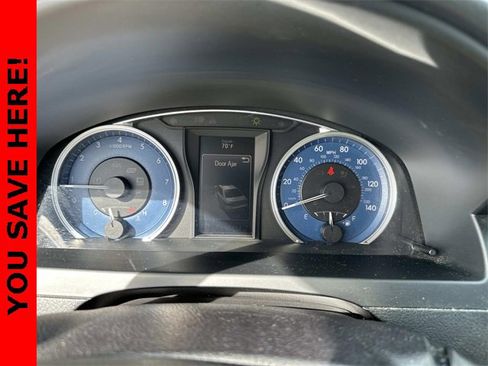 Used 2015 Toyota Camry XLE image 27