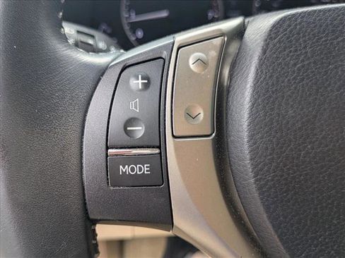 Used 2014 Lexus ES 350 w/ Premium Package FWD image 13