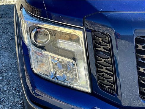 Used 2016 Nissan Titan PRO-4X w/ Pro-4x Convenience Package image 28