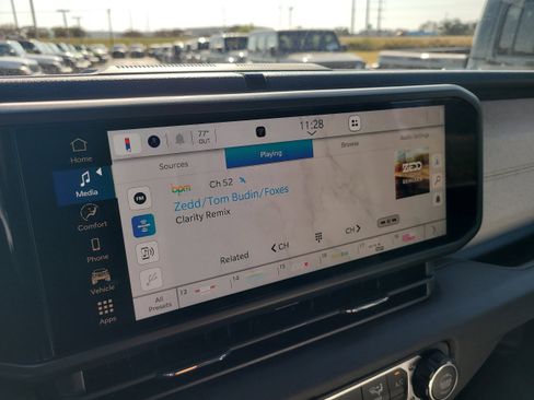 New 2026 Jeep Gladiator Sport AWD/4WD image 16