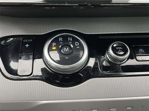 Used 2025 Ford Expedition Active image 34