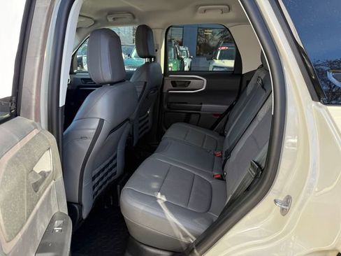 Used 2025 Ford Bronco Sport Badlands image 4