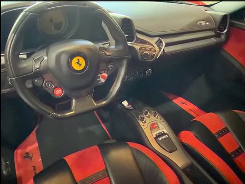 Used 2014 Ferrari 458 Italia Coupe RWD image 11