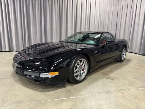 Used 2004 Chevrolet Corvette Z06 w/ Memory Package RWD image 3