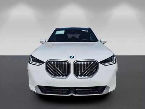 Certified 2025 BMW X3 xDrive30i w/ Convenience Package AWD/4WD image 2