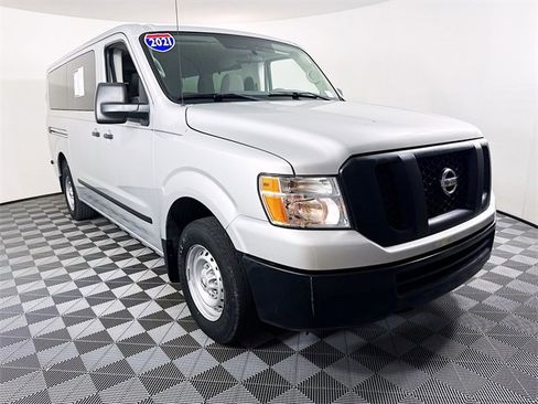 Used 2021 Nissan NV 3500 S image 1