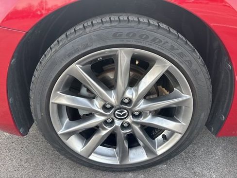 Used 2018 MAZDA MAZDA3 Touring image 12