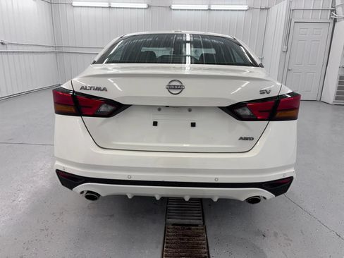 Used 2024 Nissan Altima 2.5 SV w/ SV Premium Package AWD/4WD image 5