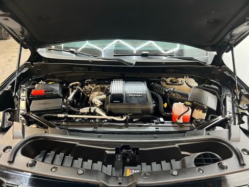 Used 2023 GMC Yukon SLT w/ SLT Premium Package image 31