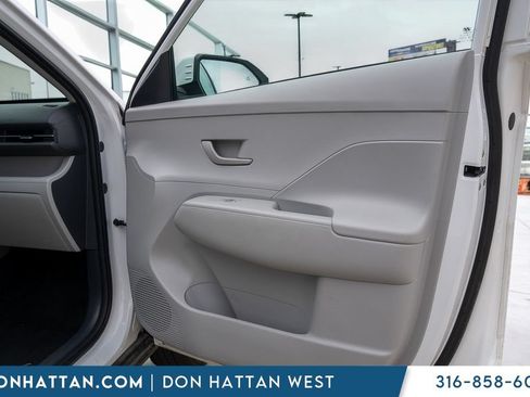 Used 2025 Hyundai Kona SEL AWD/4WD image 18
