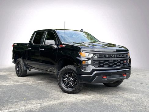 Used 2023 Chevrolet Silverado 1500 Custom Trail Boss AWD/4WD image 2