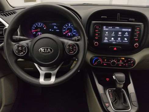 Used 2020 Kia Soul LX FWD image 22