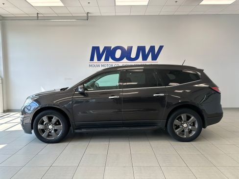 Used 2017 Chevrolet Traverse LT w/ Graphite Special Edition AWD/4WD image 1