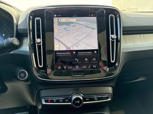 New 2026 Volvo XC40 B5 Plus w/ Protection Package Premier image 19