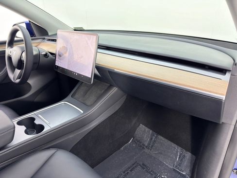 Used 2022 Tesla Model Y Long Range image 15
