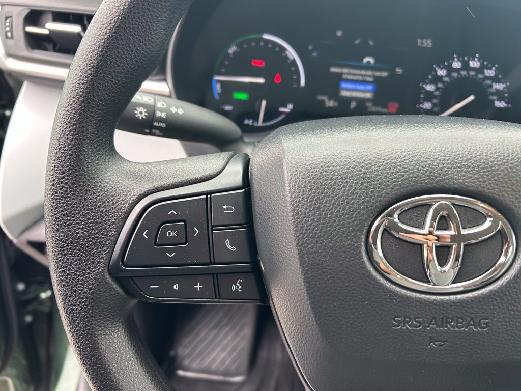 Used 2025 Toyota Sienna LE AWD/4WD image 13