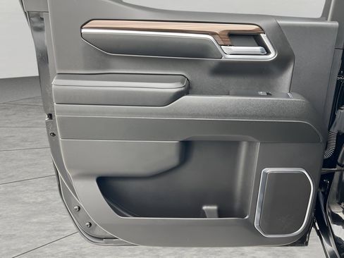 Used 2024 Chevrolet Silverado 1500 LT image 52