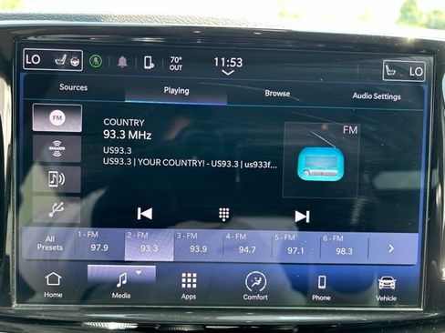 Used 2024 Chrysler Pacifica Touring-L FWD image 22