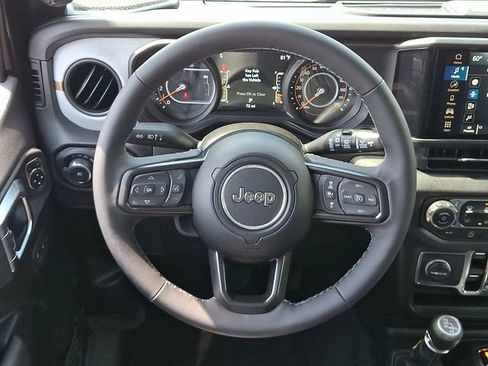 Used 2025 Jeep Wrangler Unlimited Sport AWD/4WD image 19