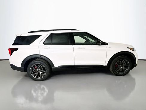 New 2026 Ford Explorer ST-Line w/ ST-Line Street Pack image 8