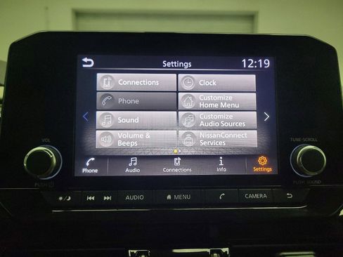 Used 2022 Nissan Pathfinder SV AWD/4WD image 25