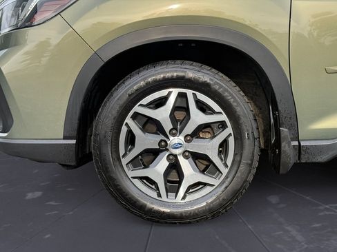 Used 2019 Subaru Forester Premium AWD/4WD image 15
