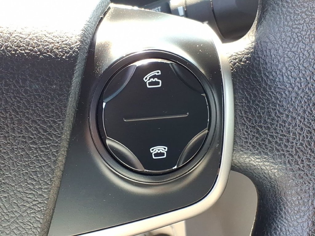 Used 2013 Toyota Camry LE FWD image 9