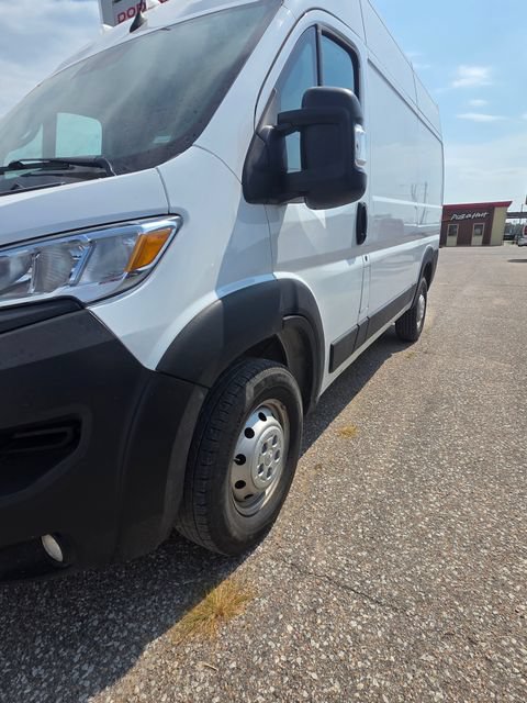 Used 2024 RAM ProMaster 2500 w/ Convenience Group FWD image 3