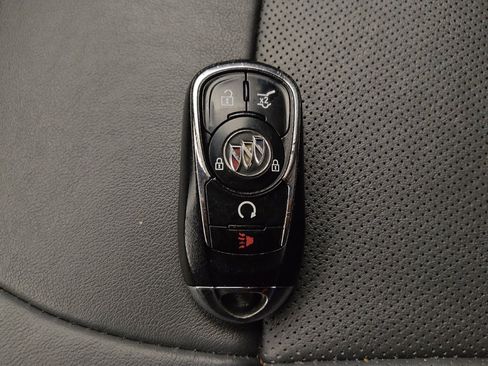 Used 2020 Buick Enclave Essence w/ Sport Touring Edition FWD image 32