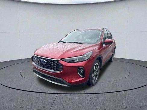 Used 2023 Ford Escape Platinum w/ Premium Technology Package image 9