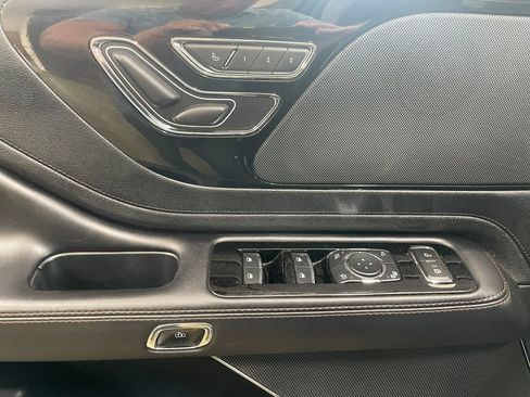 Used 2023 Lincoln Aviator AWD image 6