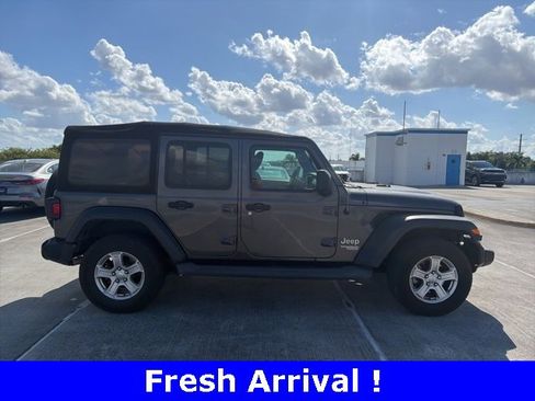 Used 2018 Jeep Wrangler Unlimited Sport S image 13