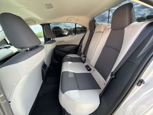 Certified 2025 Toyota Corolla LE FWD image 24
